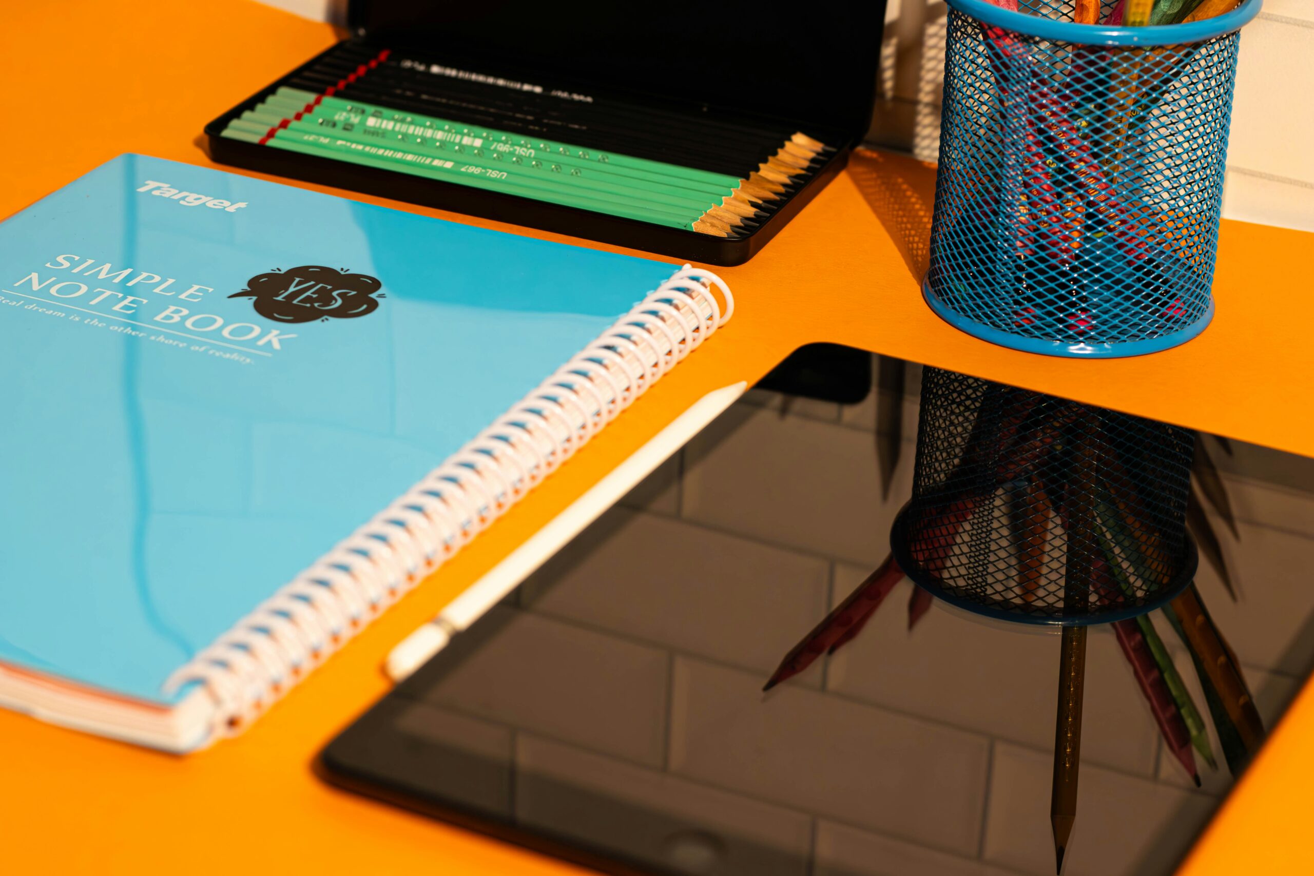 Papel vs. Digital: qual caderno vai salvar sua rotina Universitária?